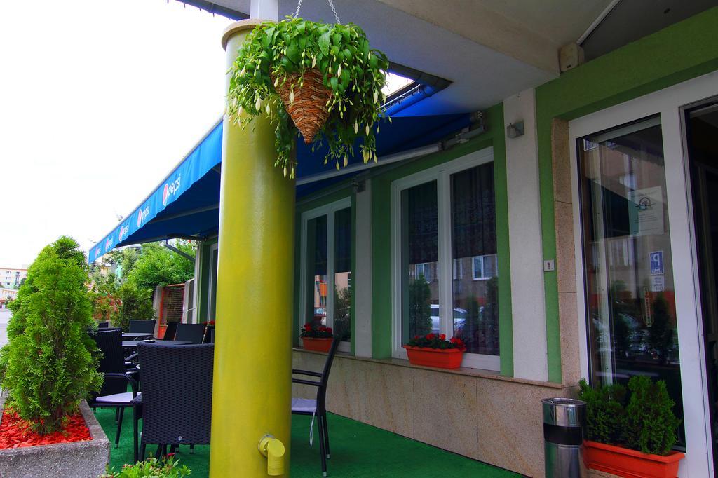 Penzion Blesk Ruzomberok Luaran gambar